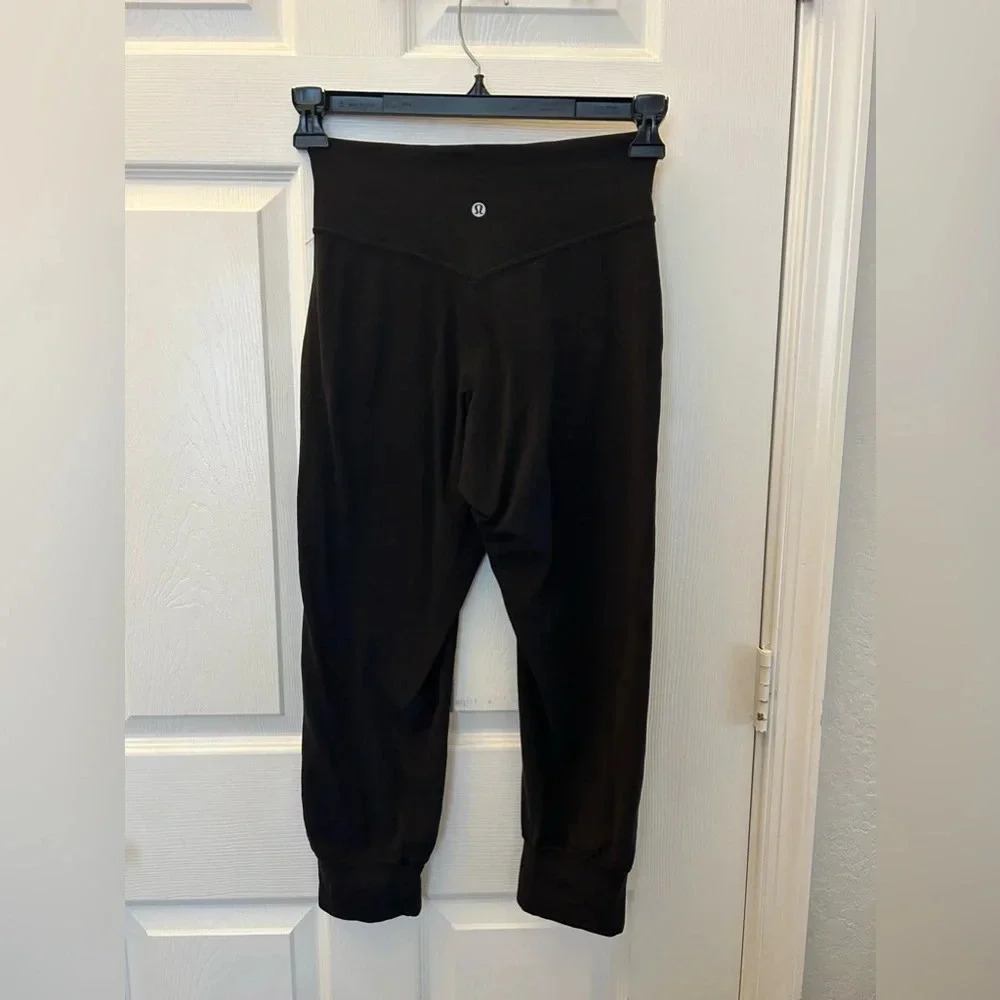Lululemon Black Align Crop 23" High Rise Jogger Womens - Picture 4 of 5